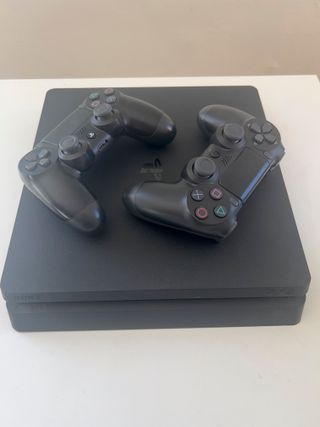 Play Station 4 Slim + 2 mandos