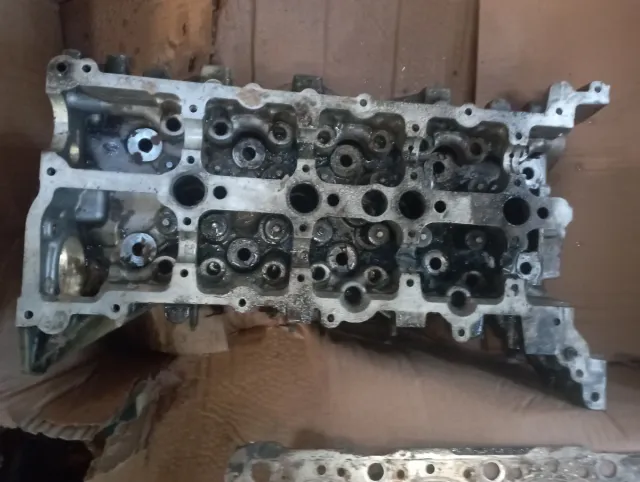 Culata Nissan X-Trail T31 (2008)