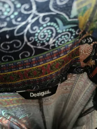 Mono largo estampado desigual