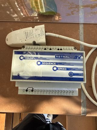 Modulatore di luce per piscina AstralPool con antenna