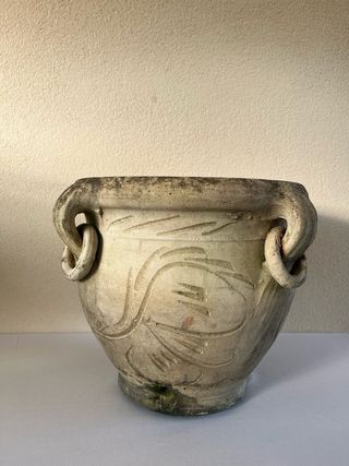 Vecchio orcio in terracotta con manici