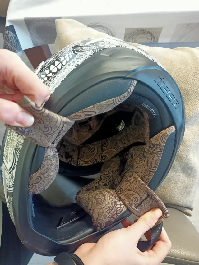 Casco Moto Icon Diseño Paisley talla S