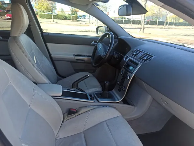 Volvo V50 año 2008 sólo 175000 km etiqueta C