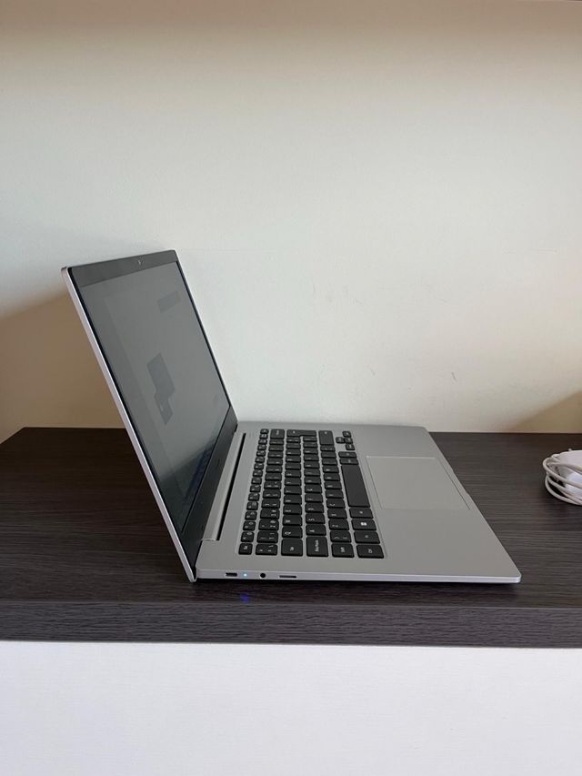 Samsung Galaxy Book2 Go Plata