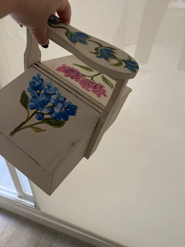 Caja de zapatos decorada a mano