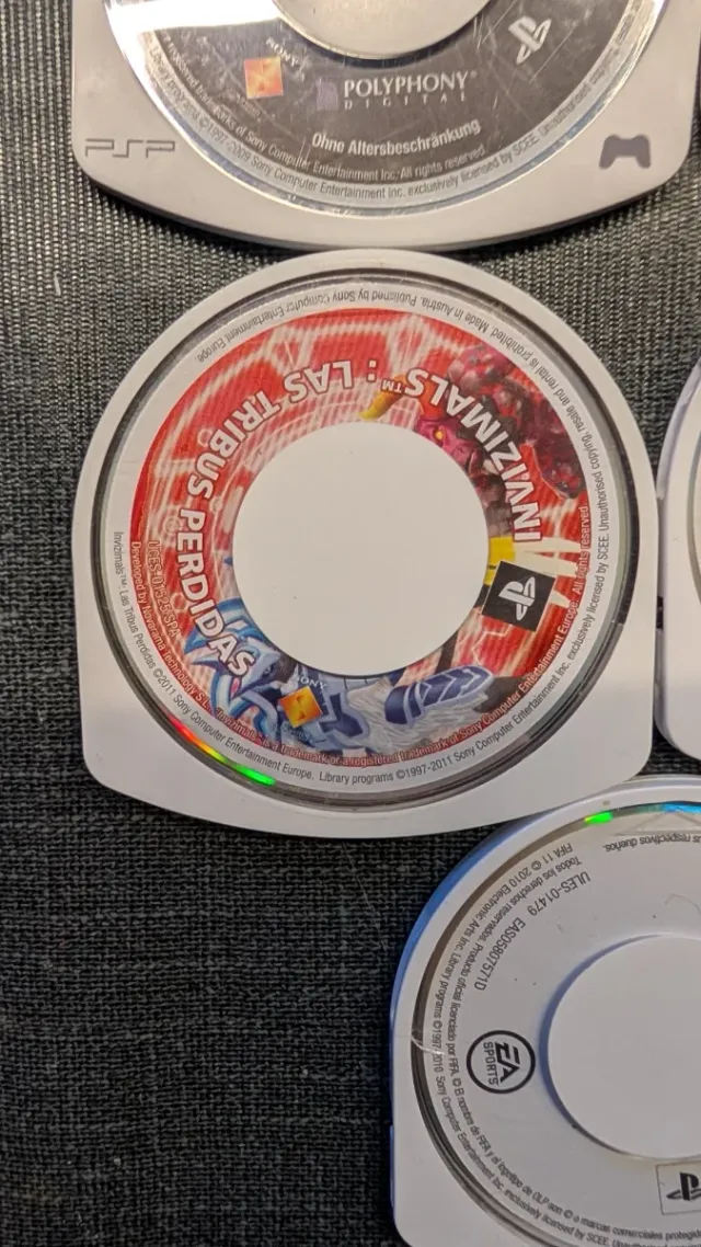 UMD PSP Lotto 6: FIFA 11, Gran Turismo, Invizimals