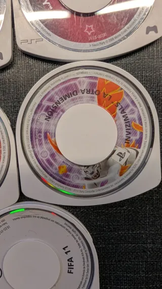 UMD PSP Lotto 6: FIFA 11, Gran Turismo, Invizimals