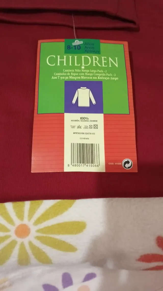 Camiseta infantil niño granate.