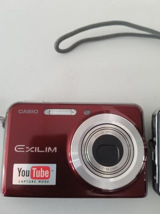 Dos cámaras digitales Casio y olympus