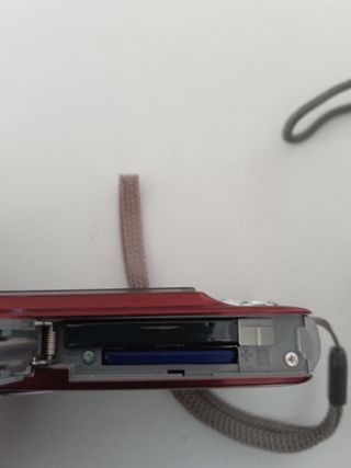 Dos cámaras digitales Casio y olympus