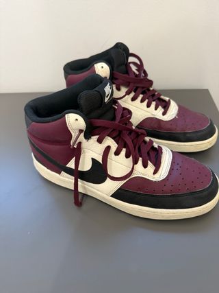 Zapatillas Nike Burdeos/Crema Talla 44.5