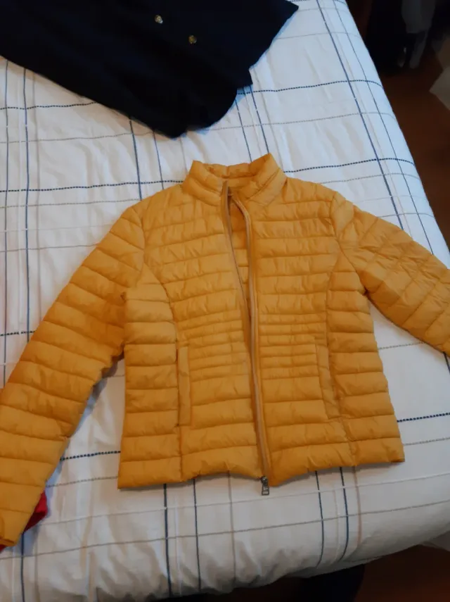 Anorak ligero amarillo