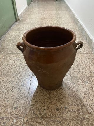 Botijo de barro con asas