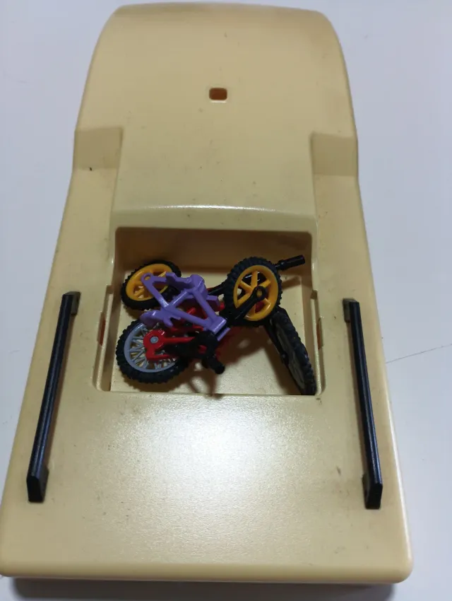 Caravana Playmobil con figuras y bicis