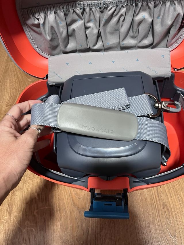 Maleta neceser naranja y azul