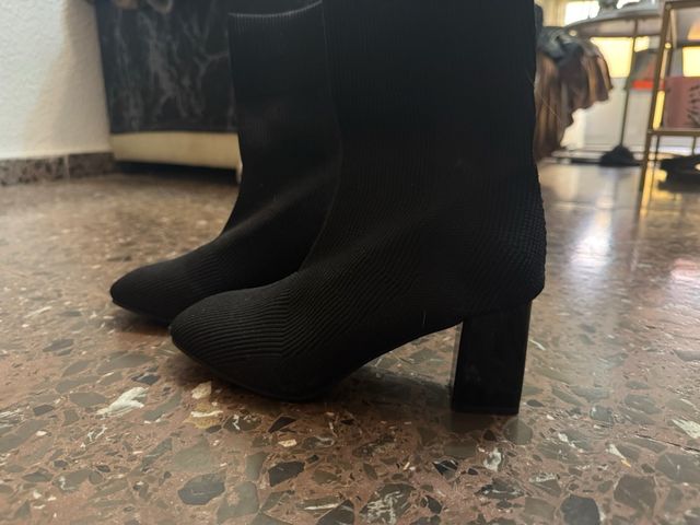 Botines negros tacón