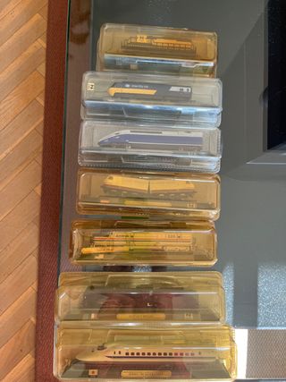 Modellini di treni in scatola. Il lotto completo è In vendita
