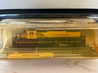 Modellini di treni in scatola. Il lotto completo è In vendita