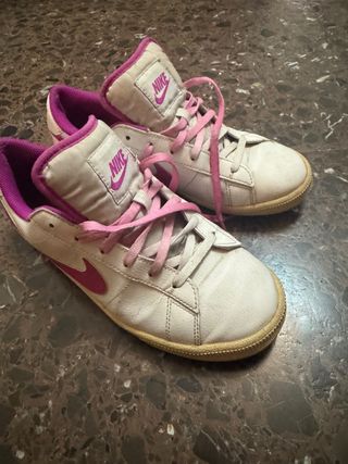 Zapatillas Nike Retro Vintage Blancas y Rosas