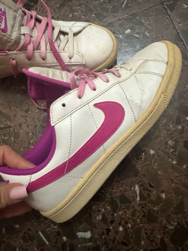 Zapatillas Nike Retro Vintage Blancas y Rosas