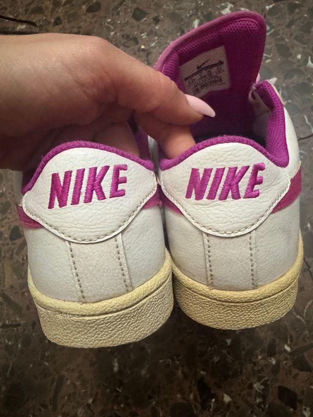 Zapatillas Nike Retro Vintage Blancas y Rosas