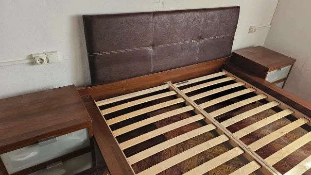 Dormitorio 1,35m estructura cama, somier, mesillas