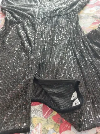 Mono fiesta lentejuelas negro Zara Talla L