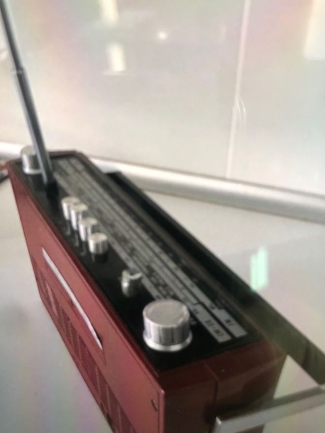 Vintage Radio working mains and battery