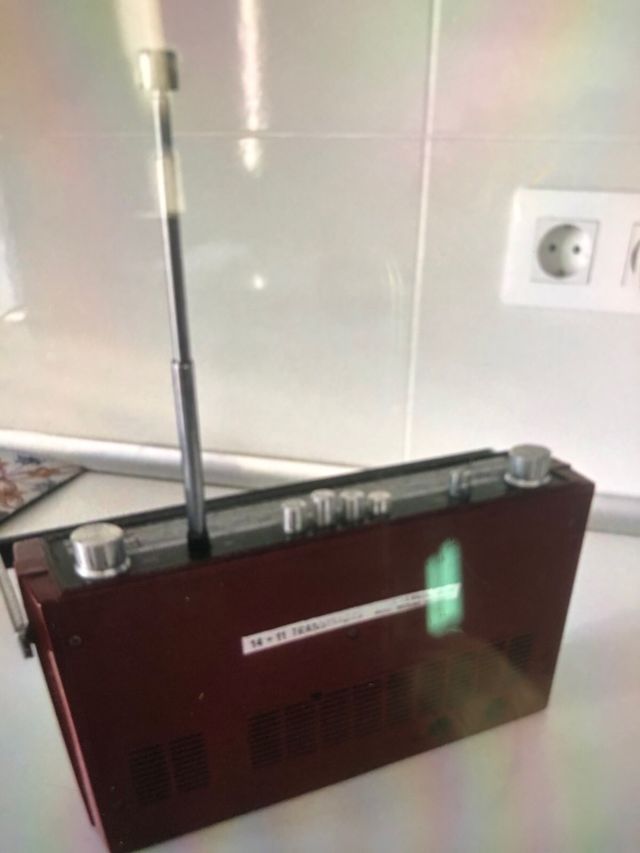 Vintage Radio working mains and battery