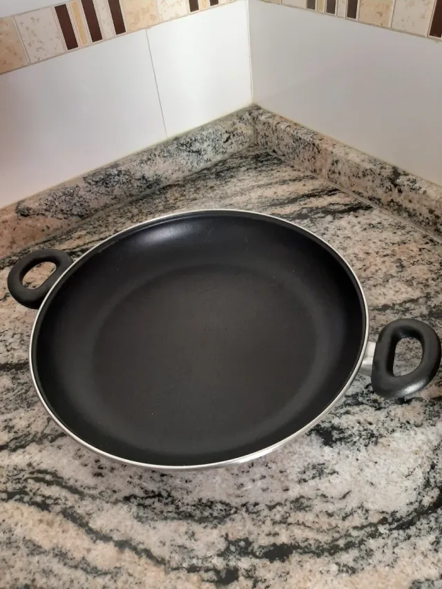 Paellera Antiadherente Negra