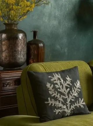 Coppia copricuscini corallo ricamato