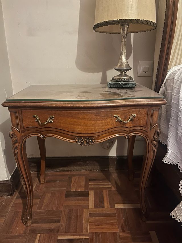 Mesita de noche madera y cristal