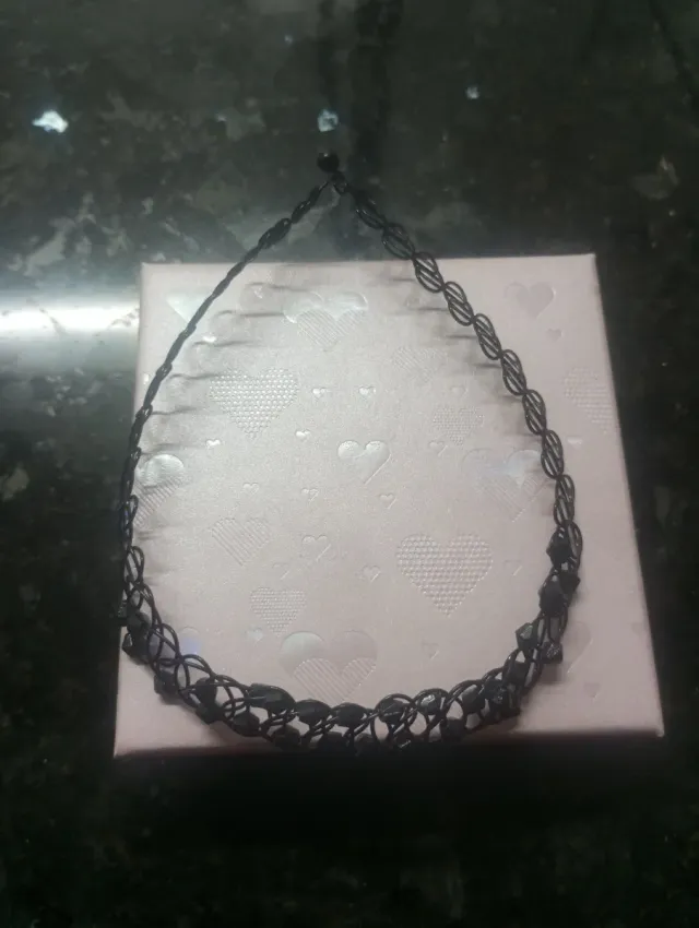 Gargantilla elástica con cuentas