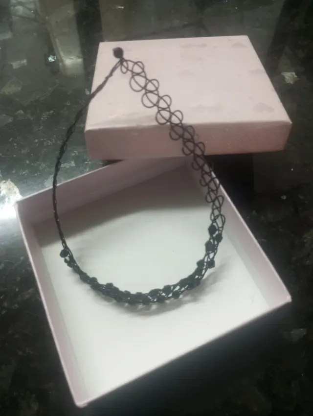 Gargantilla elástica con cuentas