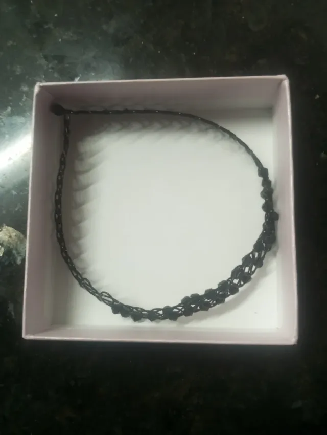 Gargantilla elástica con cuentas