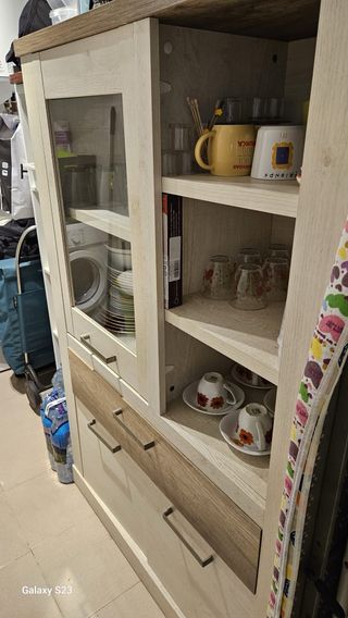 Armario vitrina madera y cristal