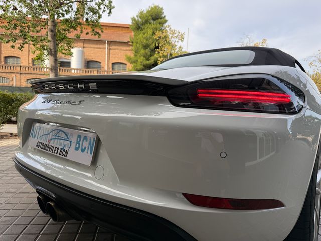 Porsche 718 Boxster S 2017