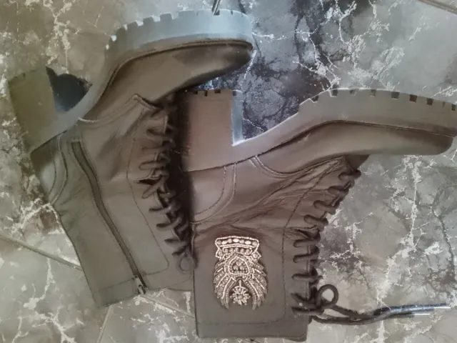 Botas militares negras con pedrería talla 39