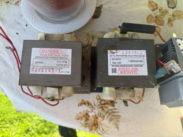 Magnetrones y transformadores de microondas