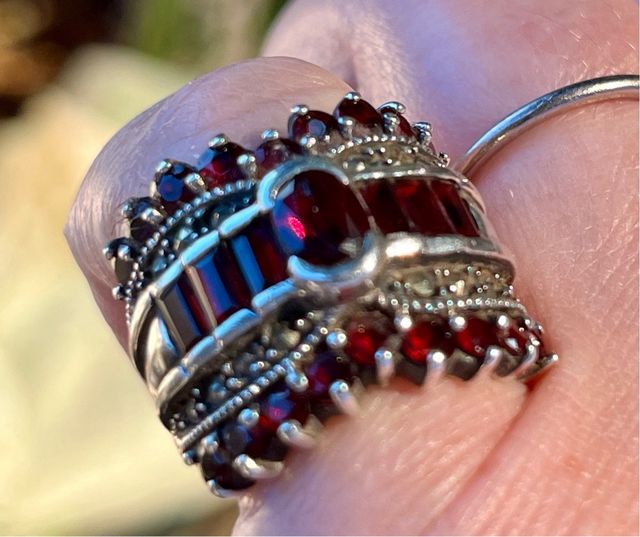 Anello Art Deco in argento e granati cechi