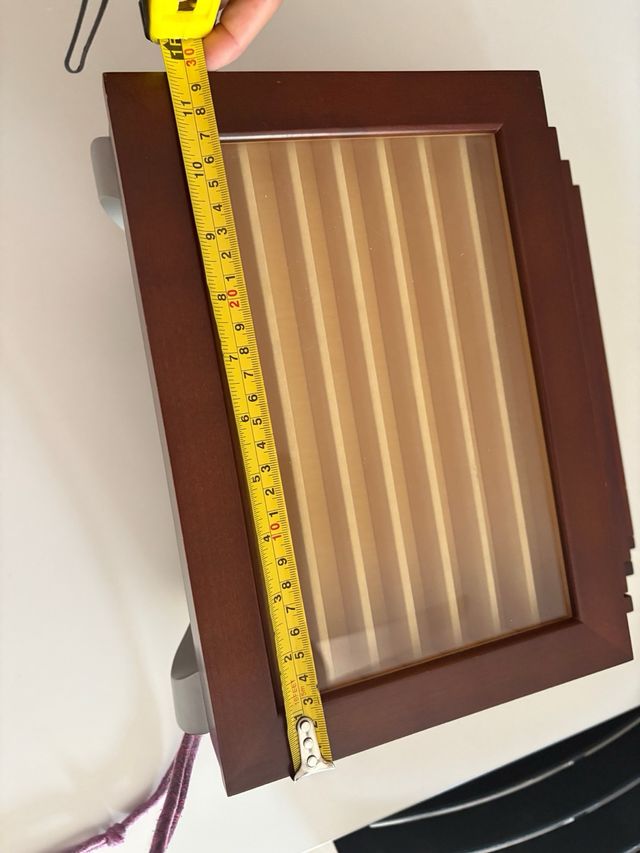 Joyero de madera marrón