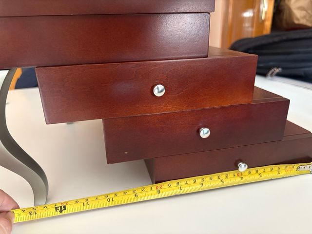 Joyero de madera marrón