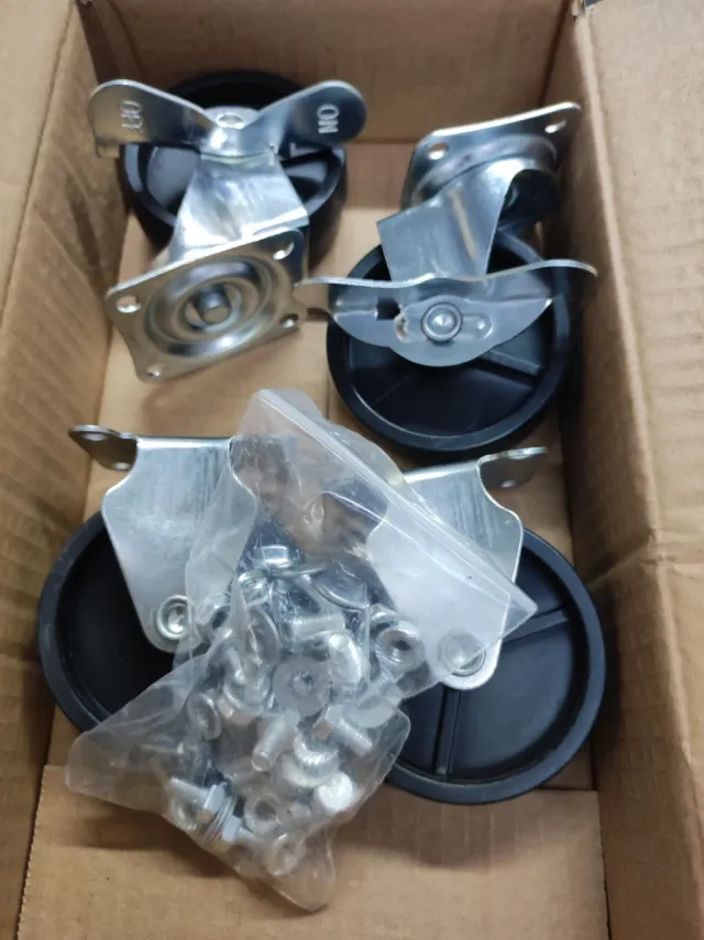 Ruedas giratorias con freno (4 unidades)