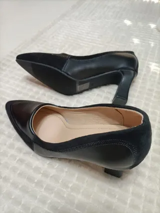 Zapatos de tacón negros sin estrenar