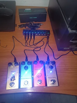 Alimentatore M-VAVE Pedal Power 8 uscite 9 volt