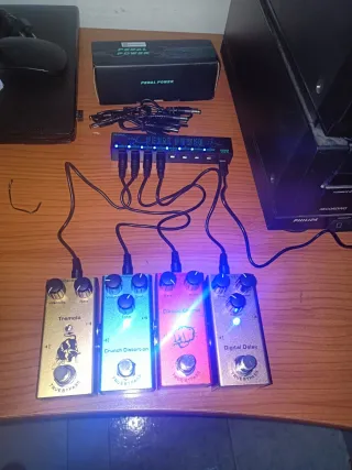 Alimentatore M-VAVE Pedal Power 8 uscite 9 volt