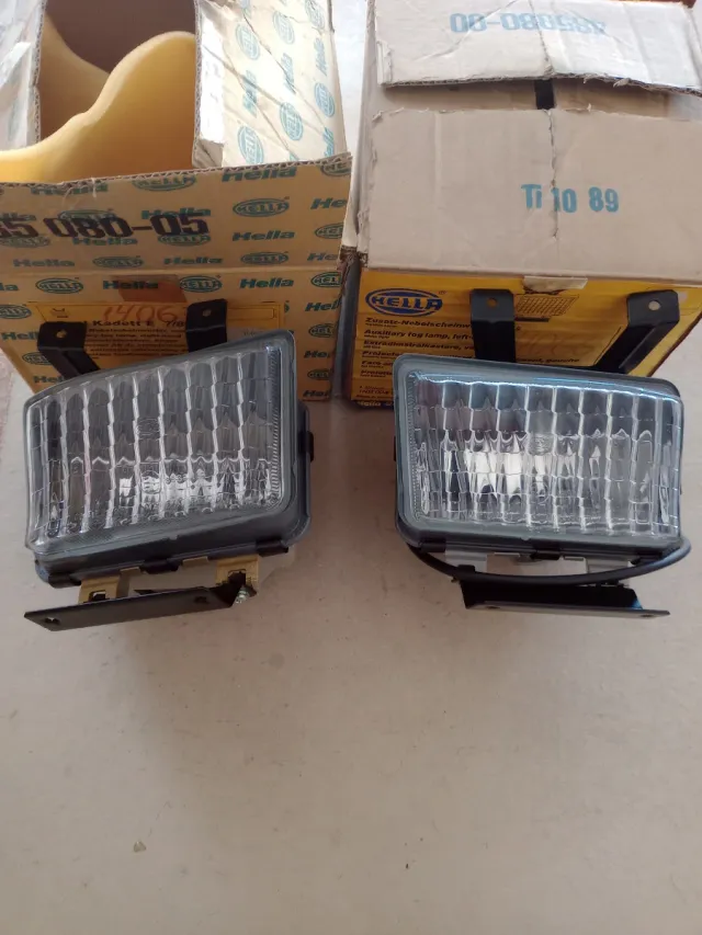 2 Faros Antiniebla Hella Kadett E