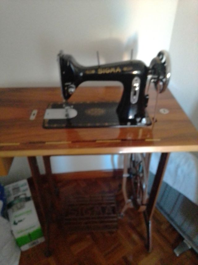 Máquina de coser antigua Sigma