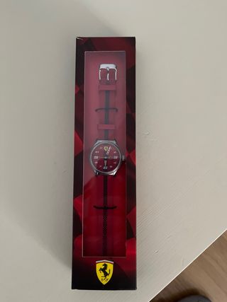 Reloj Ferrari Rojo Sin Usar