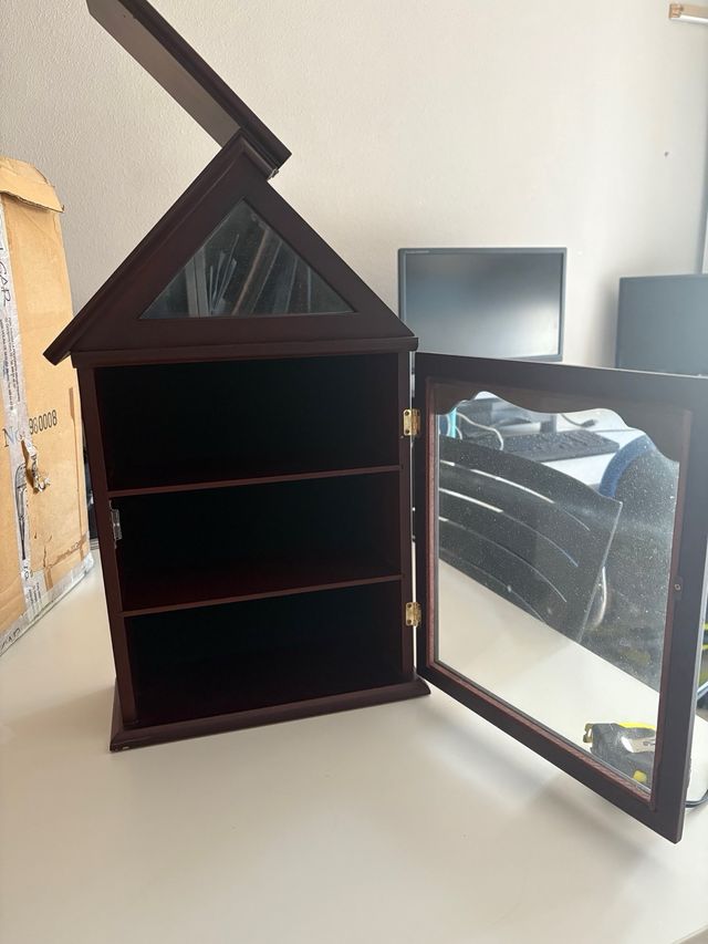 Vitrina casa madera y cristal